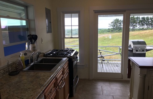 New Shoreham House | Four bedroom summer cottage on New Harbor