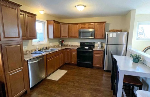 Ames House | Four Bedroom townhouse near ISU