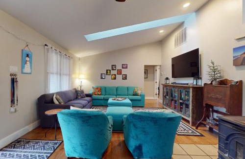 Lakeside House | Four Bedrooms & a Beach