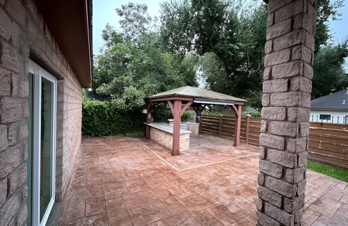 McAllen House | Four Bedrooms, Outdoor Kitchen, Minutes to Airport