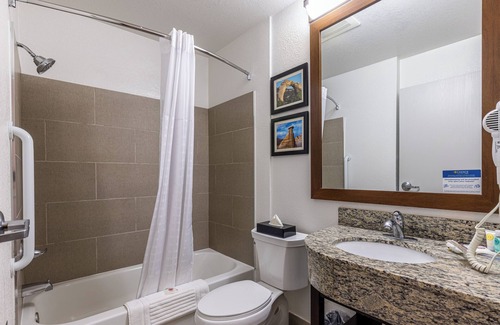 Aztec Hotel | Four Corners Inn & Suites