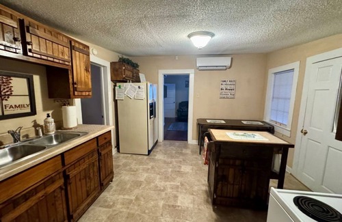 Ashland House | Four Doors Down