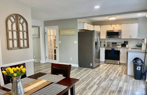 Greensboro Apartment | Four Farms · Spacious 3 bedroom home with vibrant outdoor