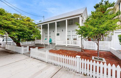 Key West Historic District Apartment | Four Flowers Guesthouse