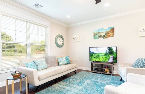 Lake Charles House | Four Gables at Penn Properties