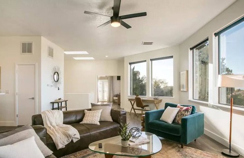Albuquerque House | Four Hills Mountain Views
