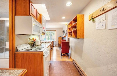 Four O'Clock Apartment | Four O'clock Lodge B05