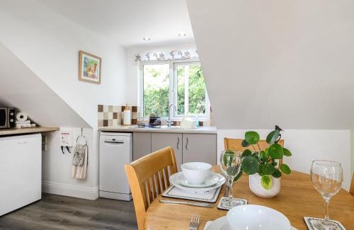 Kintbury House | Four Oaks