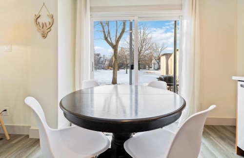 Collingwood Apartment | Four Peaks - Unit 40B