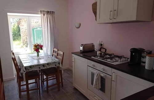 Mantilly Cottage | Four person cottage with heated/covered pool & private jacuzzi, 3 star rated
