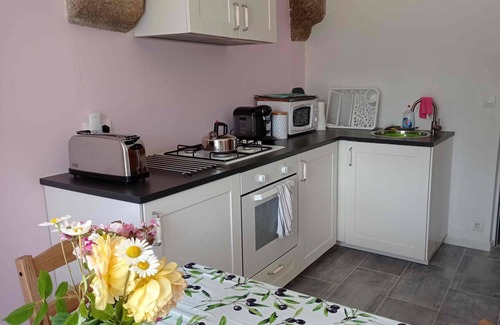 Mantilly Cottage | Four person cottage with heated/covered pool & private jacuzzi, 3 star rated