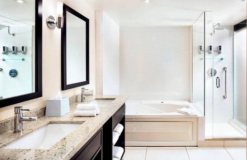 Mississauga Hotel | Four Points by Sheraton Mississauga Meadowvale