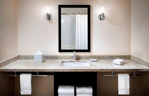 Mississauga Hotel | Four Points by Sheraton Mississauga Meadowvale