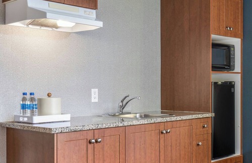 Langford Hotel | Four Points by Sheraton Victoria Gateway