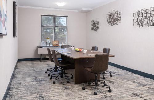 Langford Hotel | Four Points by Sheraton Victoria Gateway