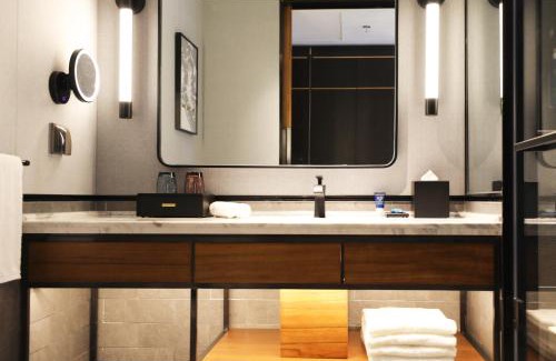Heshan District Hotel | Four Points by Sheraton Yiyang