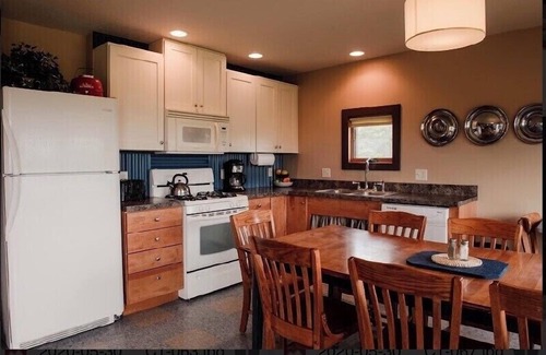 Mancelona Cabin | Four Season Cabin Great for Large Families and Groups