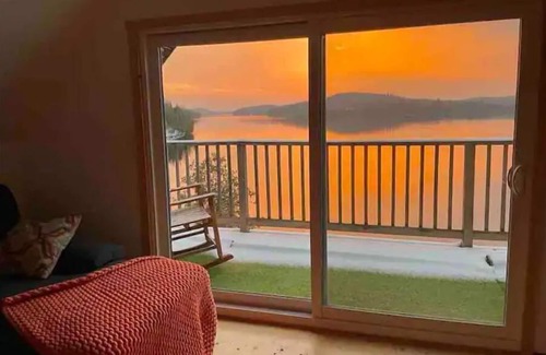 North Frontenac Cottage | Four Season Cottage with Wood Burning Sauna