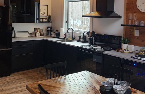 South River Cottage | Four Season Cozy Cottage on the Lake.