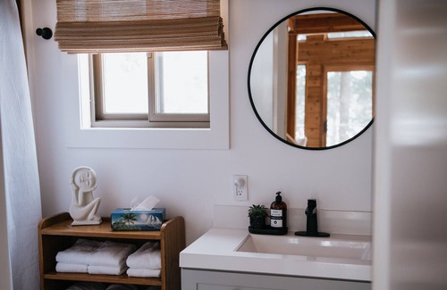 South River Cottage | Four Season Cozy Cottage on the Lake.