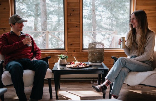 South River Cottage | Four Season Cozy Cottage on the Lake.