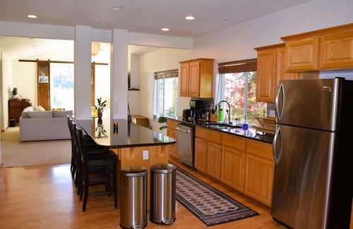 Parkdale House | Four Season Home Base - Close to Mt. Hood, Hood River, Orchards, Wineries