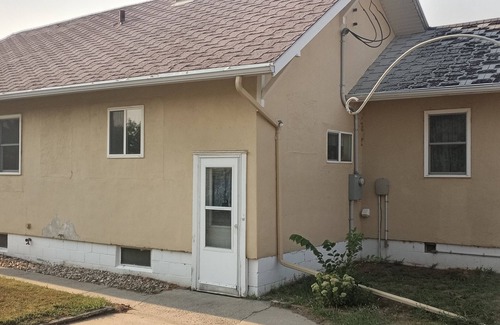 Pollock House | Four Season Inn .Peaceful Town Living.four bedrooms