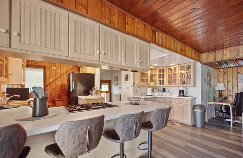 Pine River House | Four Season Lake House with Incredible Views and Lake Frontage/Sleeps 24
