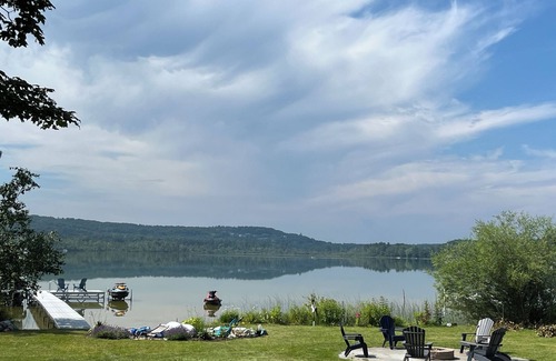 Petoskey House | Four-season lakefront charm in Northern Michigan