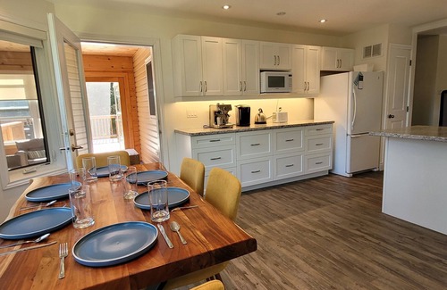 Whitestone Cottage | Four Season Lakefront Oasis with many amenities