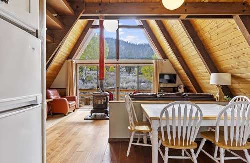 June Lake Cabin | Four Seasons Cabin 1 with enchanting forest views