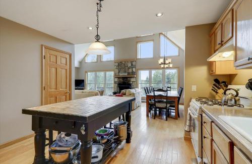 Waterbury Center House | Four Seasons Chalet