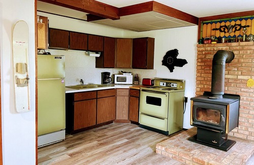 East Jordan House | Four Seasons Cottage At Ironton Shore Farms Lake Charlevoix