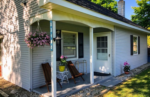 East Jordan House | Four Seasons Cottage At Ironton Shore Farms Lake Charlevoix