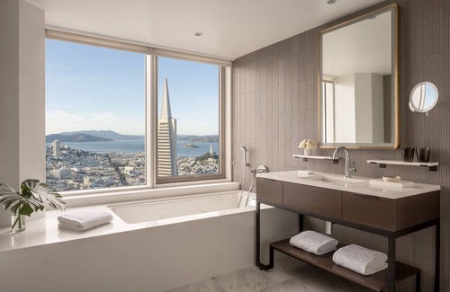 Financial District Hotel | Four Seasons Hotel San Francisco at Embarcadero