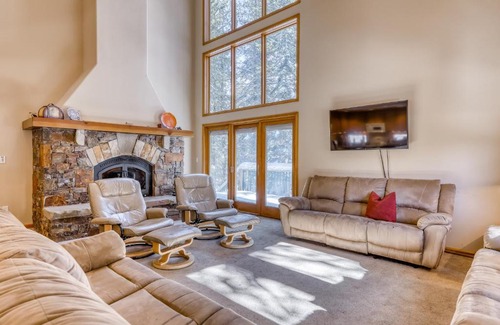 Serene Lakes House | Four Seasons Lakeside