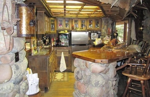 Bozeman House | Four Seasons Log Guest House