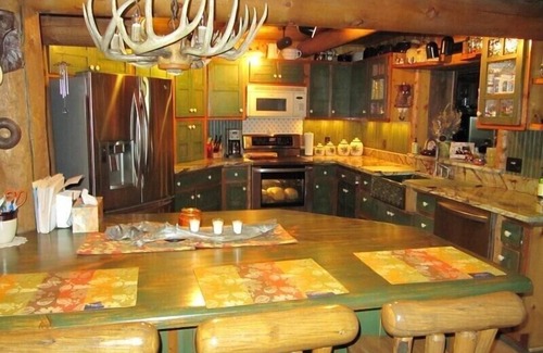 Bozeman House | Four Seasons Log Guest House