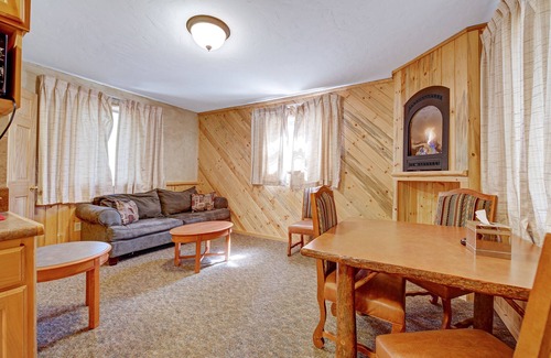 South Fork Hotel | Four Seasons Lodge