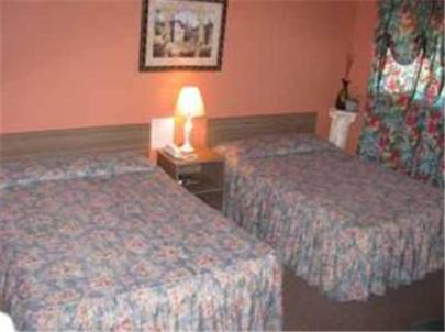 Catskill Hotel | Four Seasons Motel