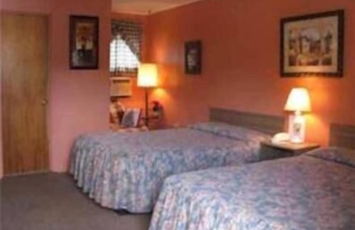 Catskill Hotel | Four Seasons Motel