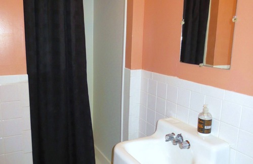 Catskill Hotel | Four Seasons Motel