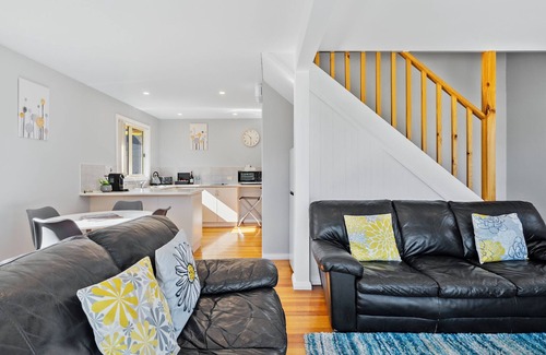 Taranna Cottage | Four Seasons Waterfront Villas