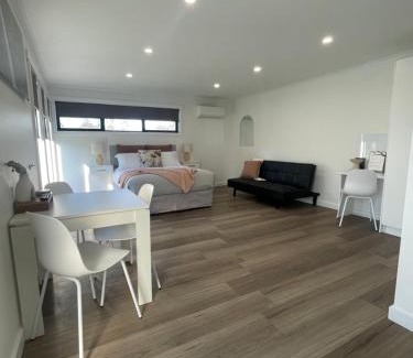 Railton Apartment | Four Square Short Stay Accommodation Railton