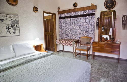 Kumasi Bed & Breakfast | Four Villages Inn