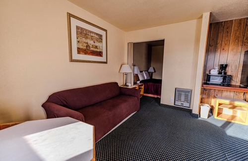 Depoe Bay Hotel | Four Winds Motel