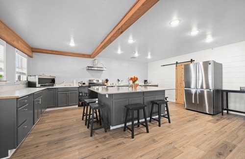 Golden Meadow House | Fourhon Paradise: Steps away from your next adventure