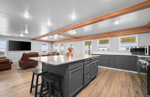 Golden Meadow House | Fourhon Paradise: Steps away from your next adventure