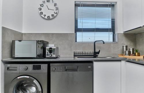 Greater Johannesburg Metropolitan Area Apartment | Fourways Luxe Haven, 6mins to Montecasino