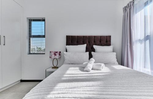 Greater Johannesburg Metropolitan Area Apartment | Fourways Luxe Haven, 6mins to Montecasino
